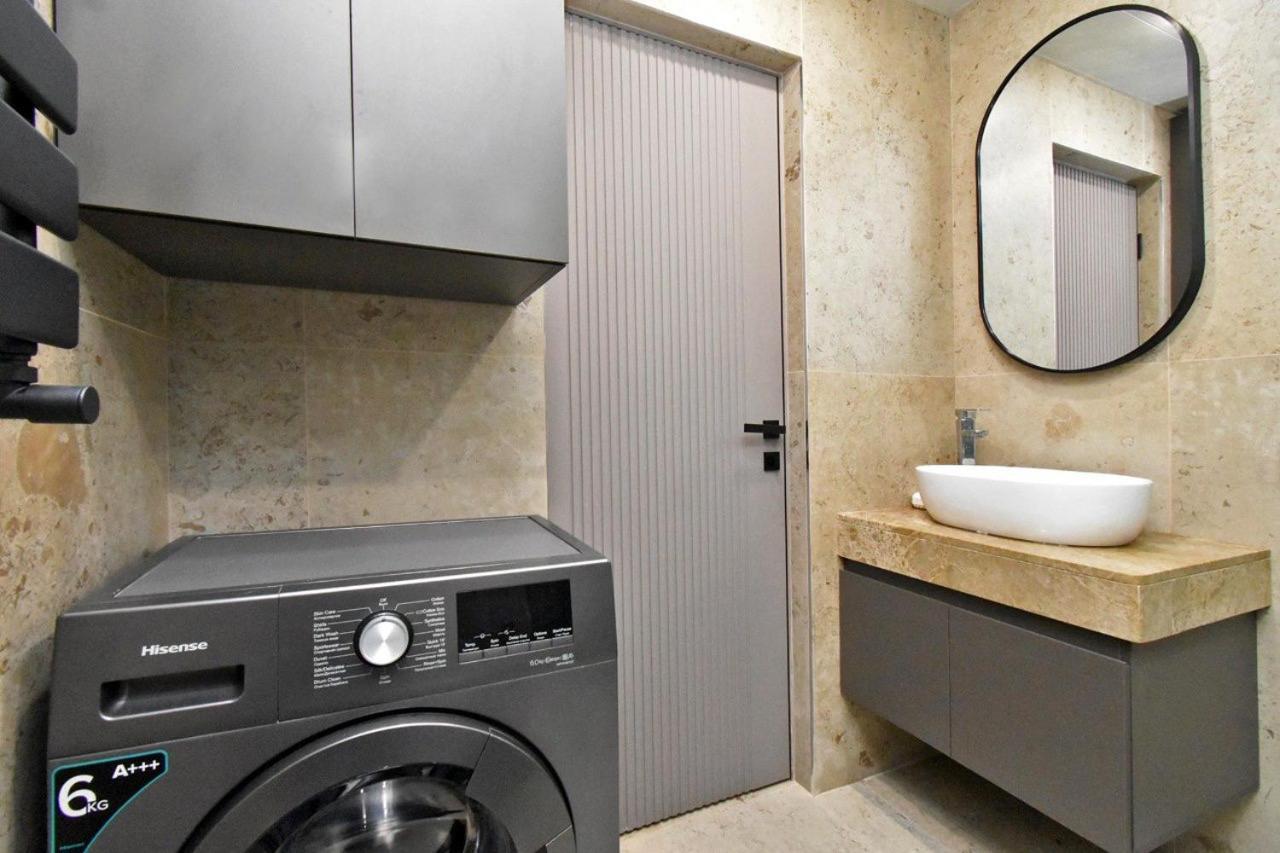 Beautiful Apartment Near The Republic Square เยเรวาน ภายนอก รูปภาพ